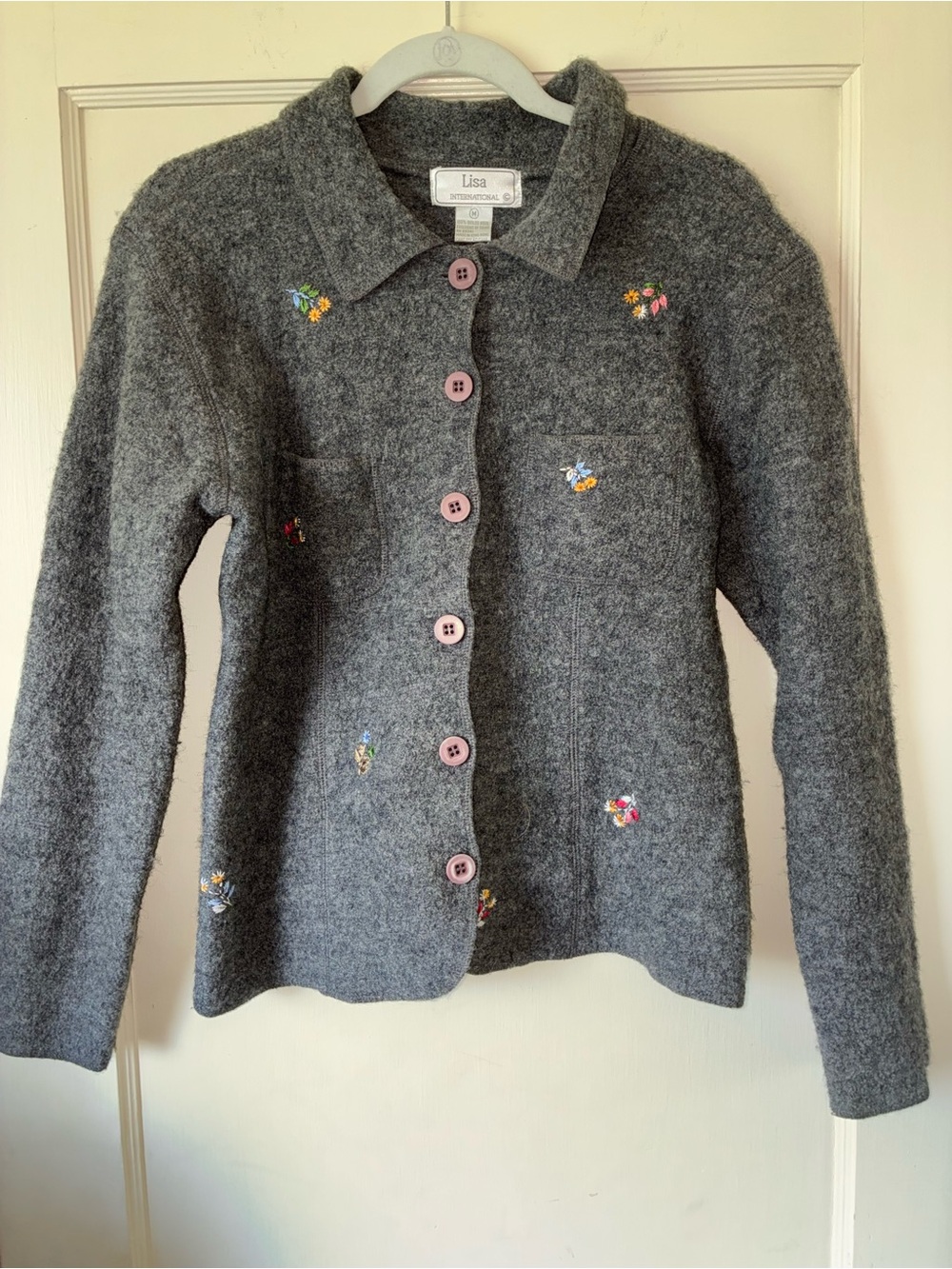 Vtg Lisa International Wool Sweater Womens M Gray Button Embroidered Flower